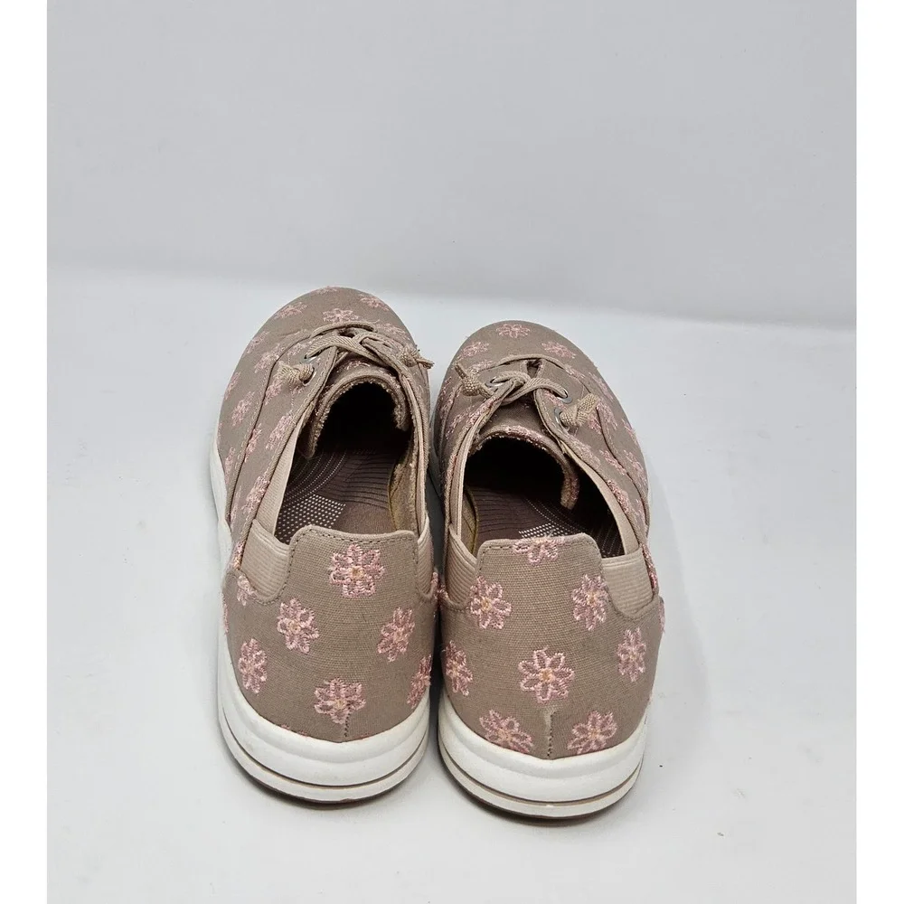 Clarks Shoes Sneaker Women 8 NEW Cloudsteppers Floral Embroidery Taupe Pink Tan